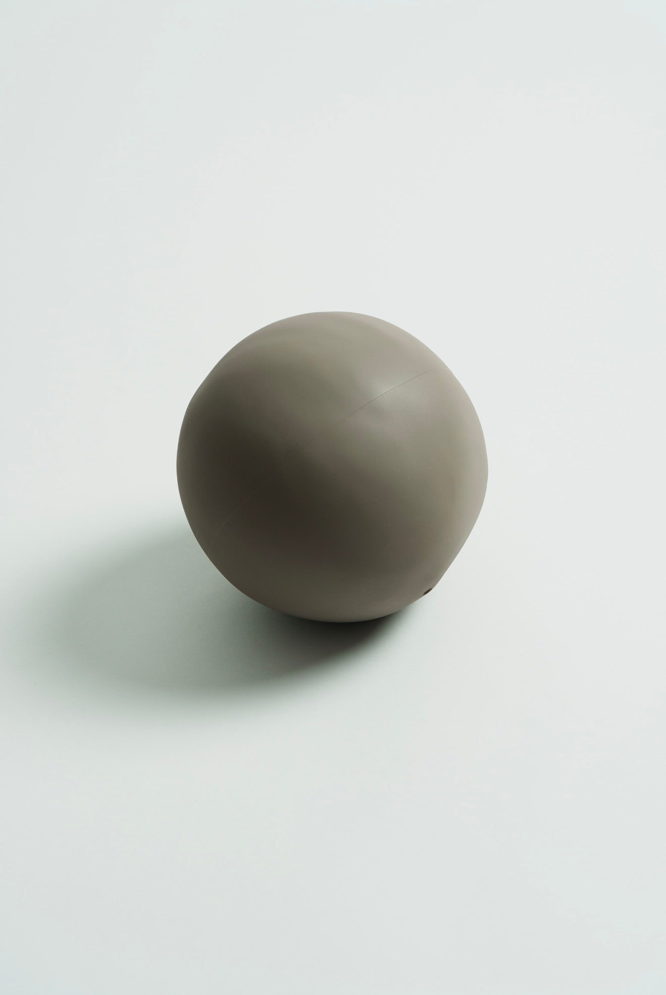 BALÓN DE PILATES TAUPE